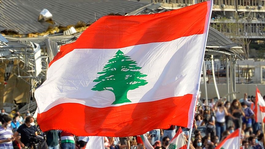 Ekonomik krize rağmen siyasilerin yeni hükümet için anlaşamadığı Lübnan'da belirsizlik sürüyor