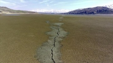 Elazığ'da fay hattındaki zemin sıvılaşması havadan görüntülendi
