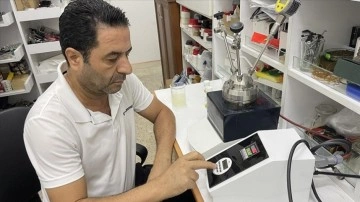 Elazığ'da görevli akademisyen egzoz gazı kaynaklı hava kirliliğini azaltmak için sıvı üretti