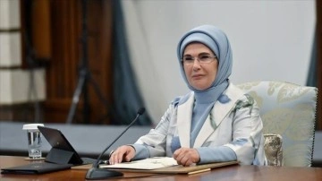 Emine Erdoğan'dan TSK'nın ilk kadın amirali Gökçen Fırat'ı tebrik paylaşımı