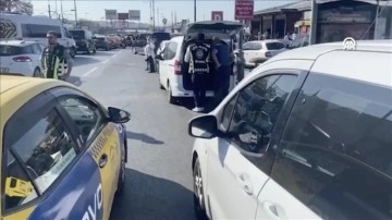 Eminönü'nde yolcuyla pazarlık yapan taksiciye 4 bin 64 lira ceza kesildi