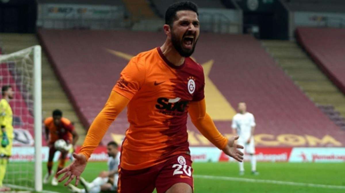 Emre Akbaba, Galatasaray'da kalabilmek için 10 milyon TL'lik indirim yaptı