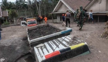 Endonezya'da yanardağın patlaması sonucu can kaybı 14'e çıktı