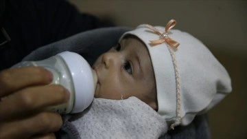 Enkazdan çıkarılan 2 aylık Fatma bebek, amcası ve yengesine emanet