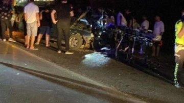 Erdek'te iki otomobil kafa kafaya çarpıştı: 1 ölü, 2 yaralı