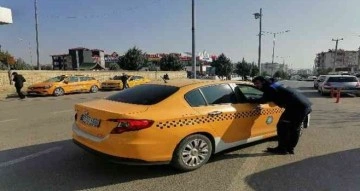 Ergani ilçesinde zabıta ekiplerinden korsan taksi denetimi