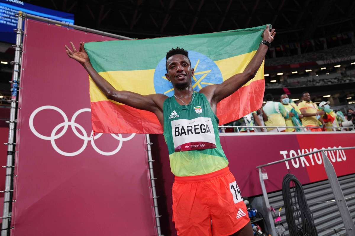 Erkekler 10.000 metre finalini Etiyopyalı Barega kazandı