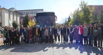 ERÜ’ye yeni kayıt yaptıran öğrencilere ‘Kayseri Kültür Yolu Turu’ düzenlendi