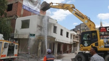 Erzurum'da kentsel dönüşümle riskli yapılar yıkılıyor