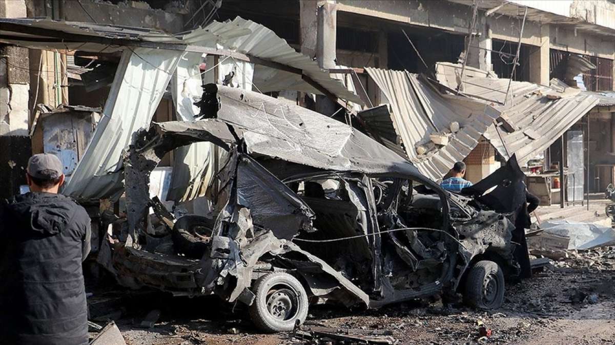 Esed rejiminin İdlib'de bir araca düzenlediği saldırıda 4 sivil öldü