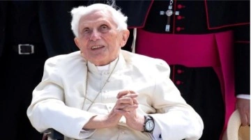 Eski Papa 16. Benediktus Almanya'da çocuk istismarına göz yummukla suçlandı
