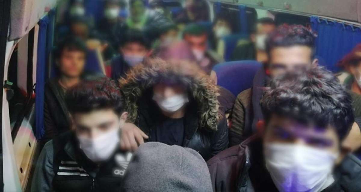 Eskişehir'de 4 araçta 63 düzensiz göçmen yakalandı
