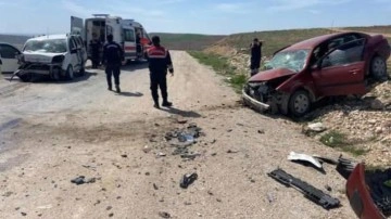 Eskişehir'de otomobil ile hafif ticari araç çarpıştı: 1 ölü, 3 yaralı