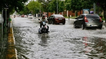 Eskişehir'de sağanak ve dolu etkili oldu
