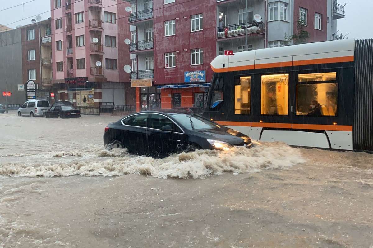 Eskişehir'de şiddetli yağış