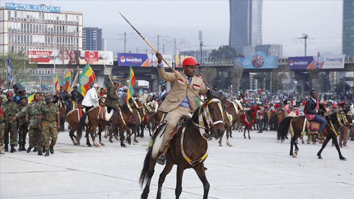 Etiyopyalılar, Tigray isyancılarına karşı protesto düzenledi