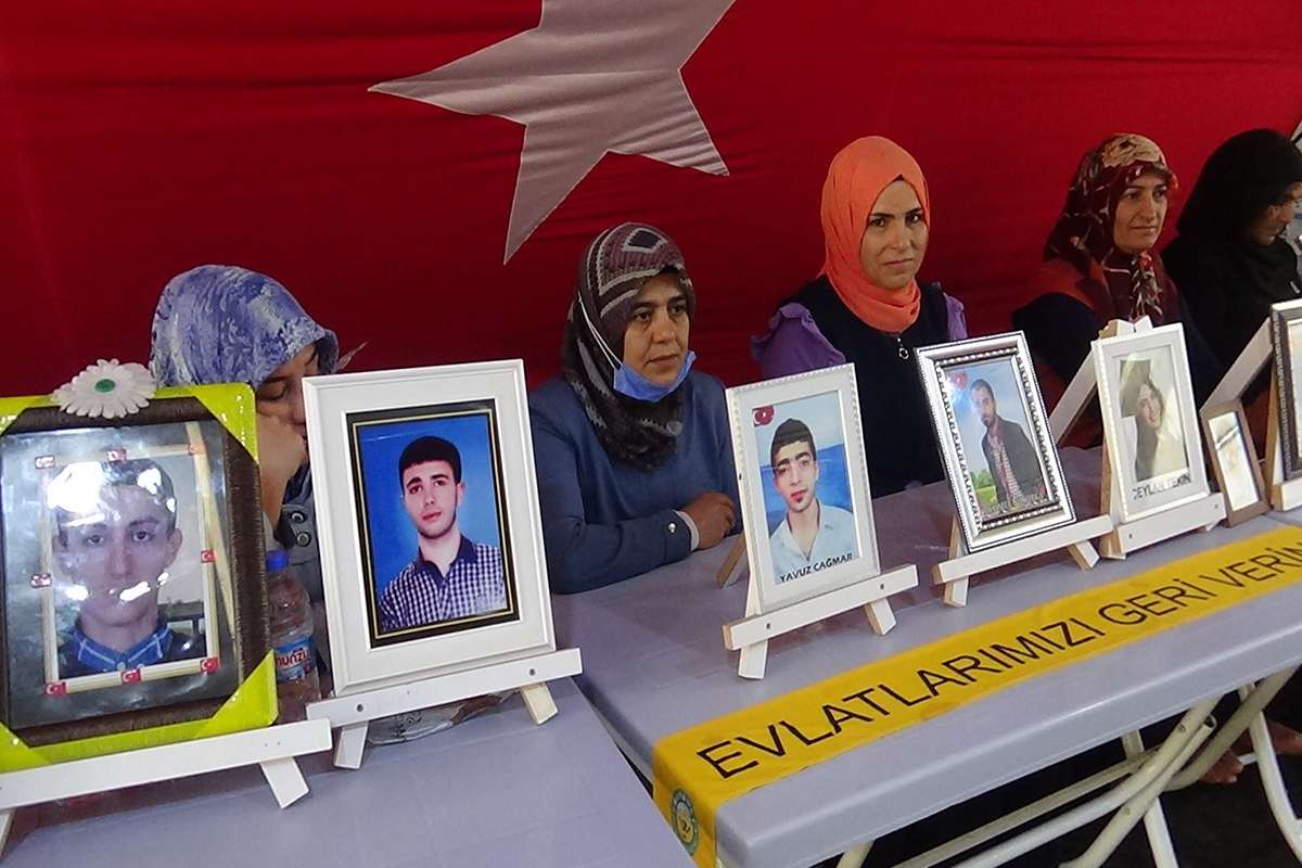 Evlat nöbetindeki aileler, evlatlarını PKK'dan almakta kararlı