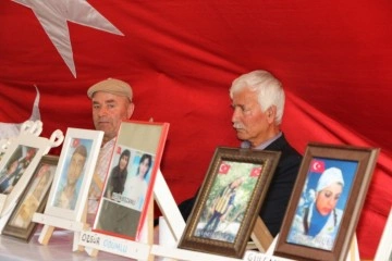 Evlat nöbetindeki baba: 'Evladımın 10 senedir sesini duyamıyorum'