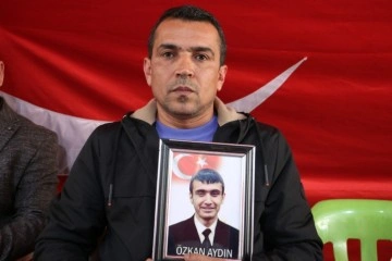 Evlat nöbetindeki baba: 'Madem oğlum ölmüş, o zaman kemiği olsa dahi onu bana versinler'