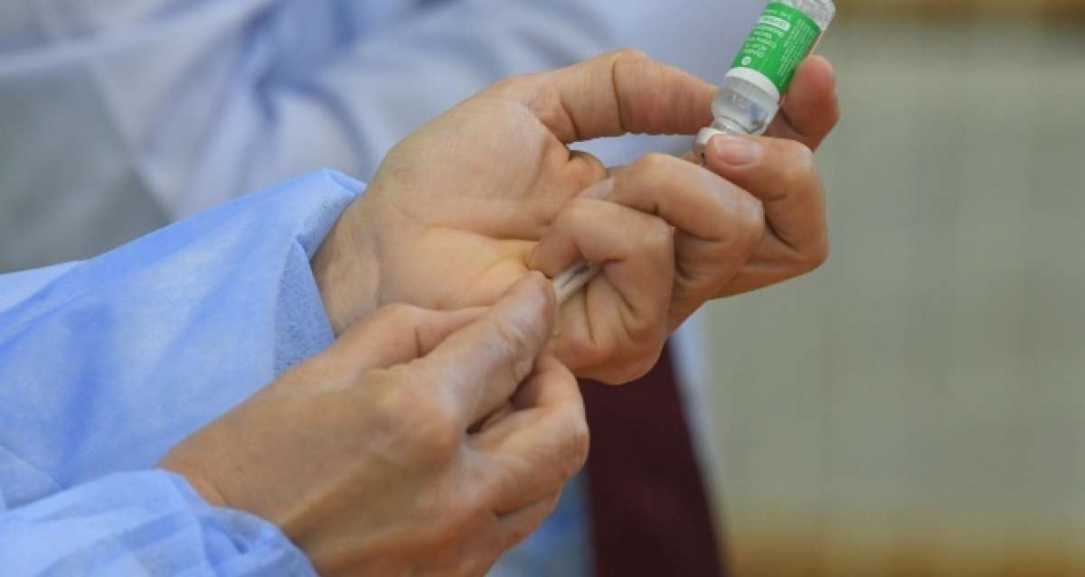 Fas'ta 75 yaş üstü kişilere Covid-19 aşısı yapılmaya başlandı