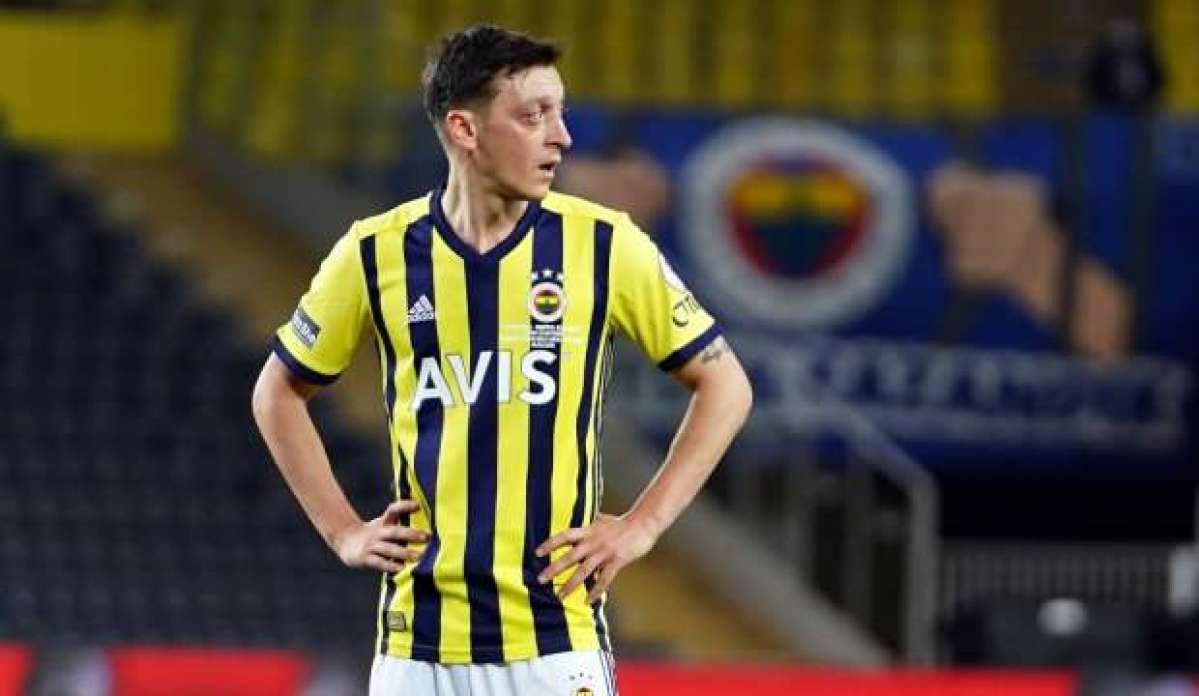 Fataih Altaylı'ya çok sert Mesut Özil cevabı!