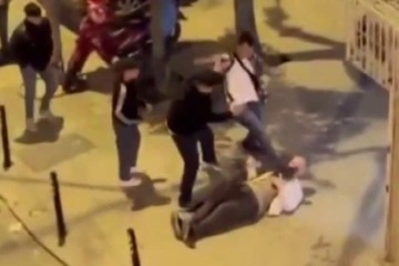 Fatih’te bir kiracı 70 yaşındaki ev sahibine saldırdı: O anlar cep telefonu kamerasına yansıdı