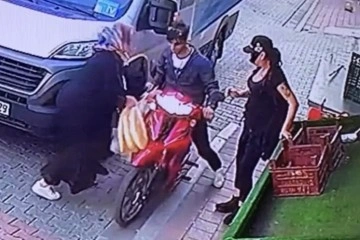 Fatih’te cep telefonu hırsızı, motosikletini kadının üzerine sürerek kaçtı