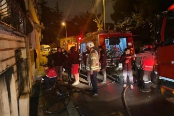 Fatih’te korkutan yangın: Binanın bodrum katı alevlere teslim oldu
