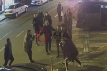 Fatih’te park yeri kavgasında 2 kişi bıçaklandı