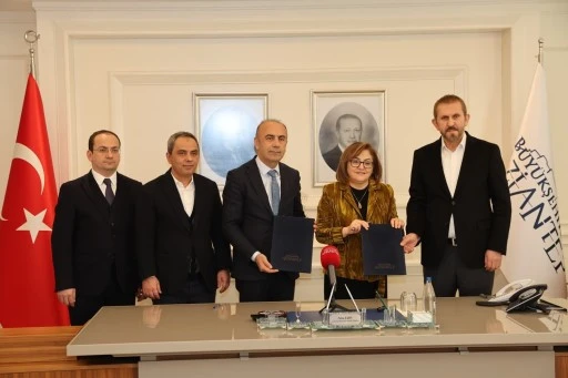 Fatma Şahin&rsquo;den Adıyaman&rsquo;a Spor ve Gen&ccedil;lik Desteği