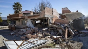 Fay hattı yakınında bulunan Kahramanmaraş'ın Tevvekkelli Mahallesi'nde 37 ev yıkıldı
