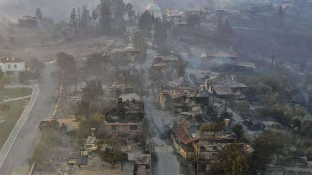 Felaketin boyutu gün ağarınca ortaya çıktı! Manavgat'taki yangından yürek burkan kareler