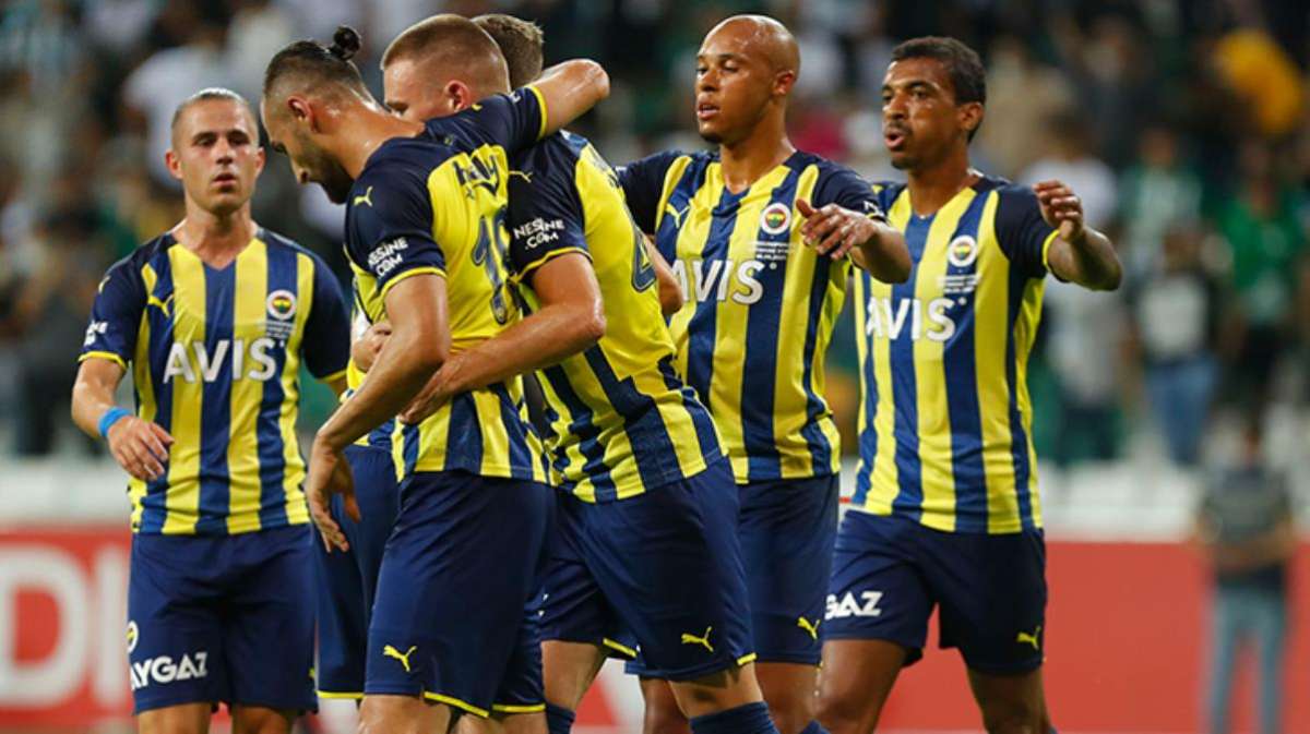 Fenerbahçe sezon öncesi son hazırlık maçında Giresunspor'u 3-1 mağlup etti