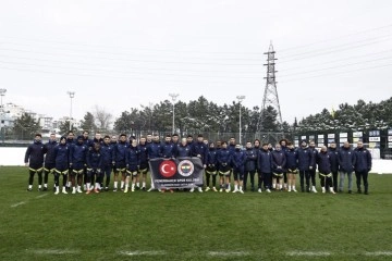 Fenerbahçe’den destek pankartı: 'Ülkemizin başı sağ olsun'