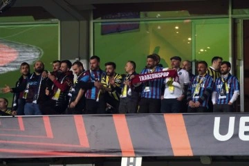 Fenerbahçeli Elif’i enkazdan kurtaran ekip Fenerbahçe - Sevilla maçını izledi