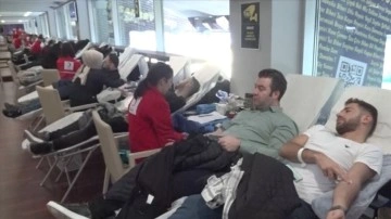 Fenerbah&ccedil;e'nin kan bağışı &ccedil;ağrısına yoğun katılım oldu