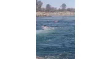 Fırat nehrinde boğulma tehlikesi geçiren genç son anda kurtarıldı