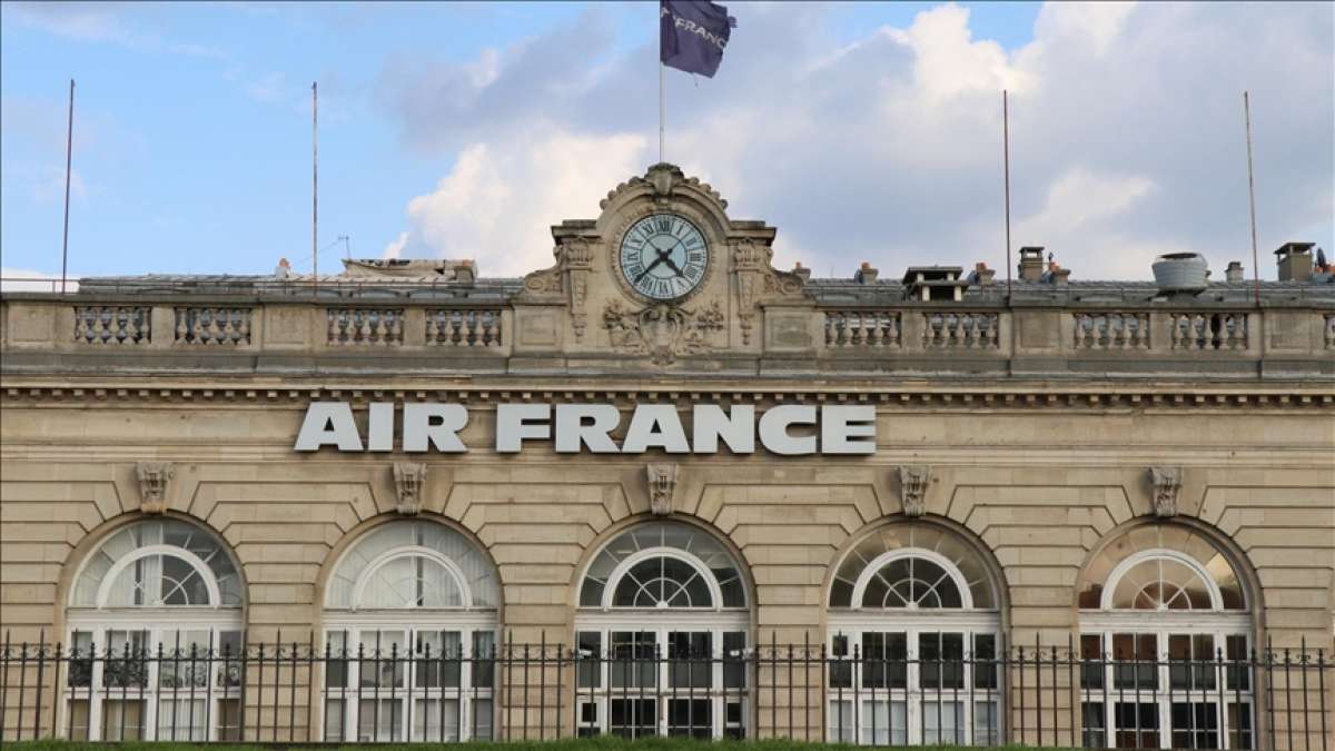 Fransa ekonomik darboğaza giren Air France'daki kamu payını 2 katına çıkardı