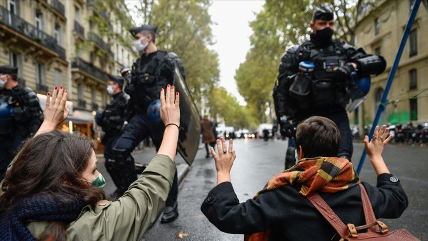 Fransa, tepkiler üzerine güvenlik yasa tasarısına madde ekleme kararı aldı