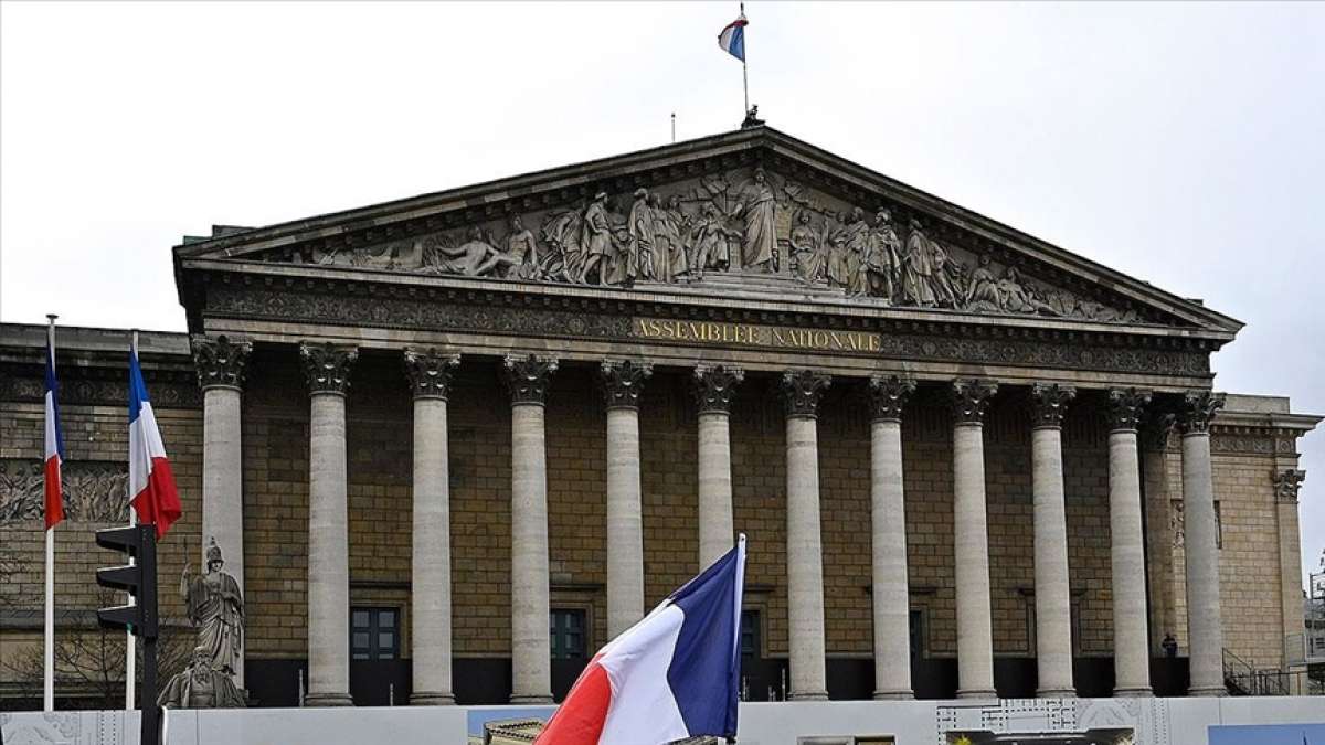 Fransa Ulusal Meclisindeki 'ayrılıkçılık yasası' tartışmalarında yabancı düşmanlığı