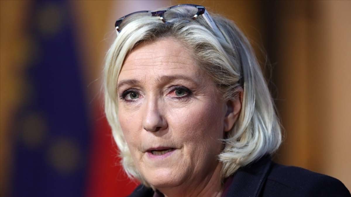 Fransa'da aşırı sağcı Le Pen'in partisi, İslamofobik paylaşımlar yapan adayını geri çekti