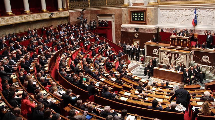 Fransa’da güvenlik yasa tasarısının tartışmalı 24. maddesi parlamentodan geçti