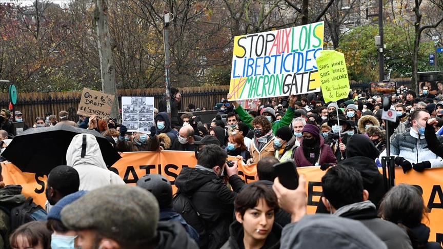 Fransa'da güvenlik yasa tasarısıyla artan İslamofobi protesto edildi