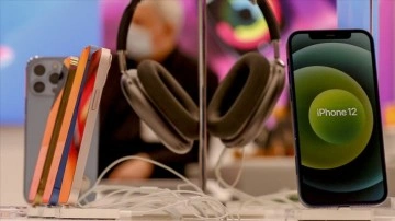 Fransa'da iPhone 12'lerin satışı yeni bir emre kadar yasaklandı