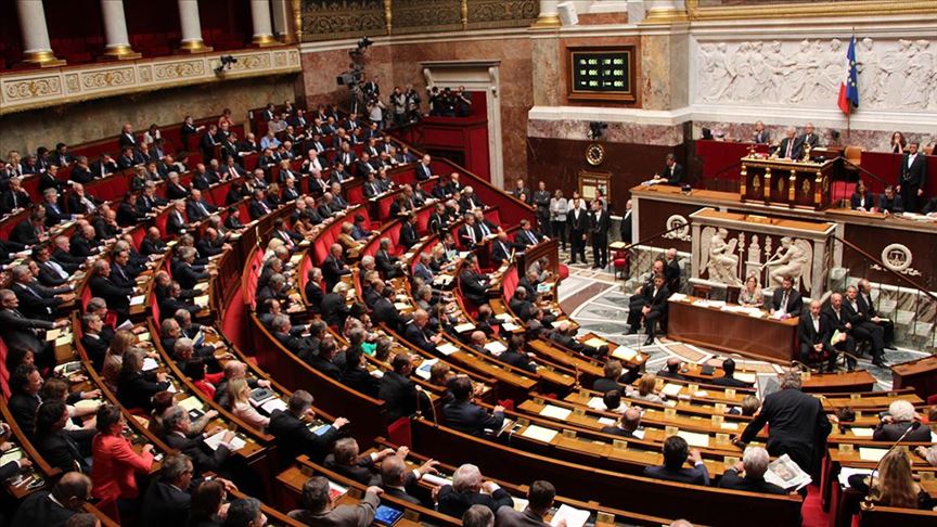Fransa’da tartışmalı güvenlik yasa tasarısı mecliste kabul edildi