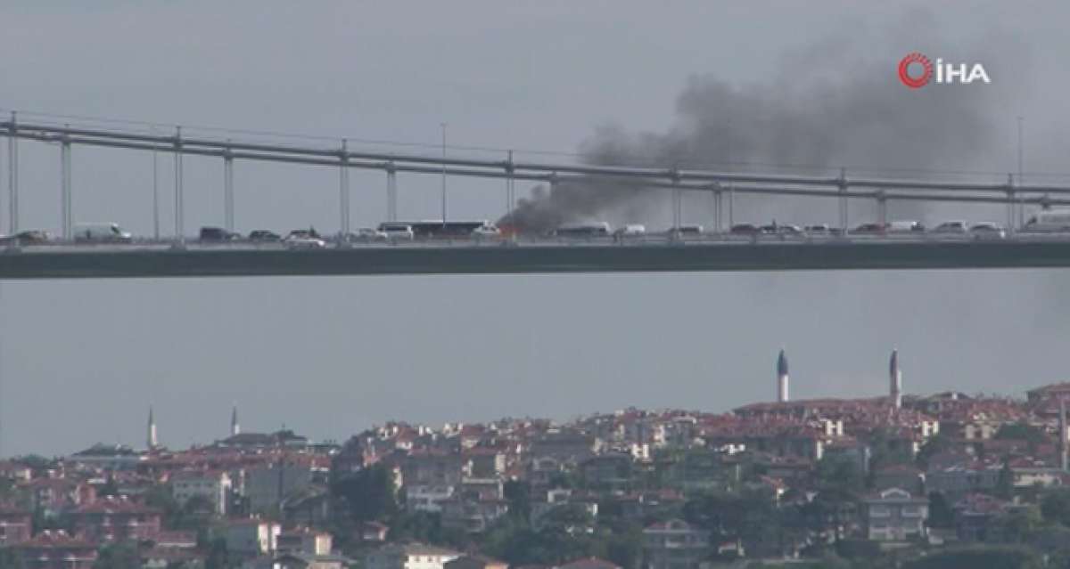 FSM Köprüsü'nde araç alev alev yandı