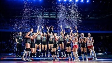 Galatasaray, Beşiktaş ve Fenerbahçe, A Milli Kadın Voleybol Takımı'nı kutladı