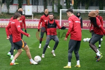 Galatasaray çalışmalarına devam etti