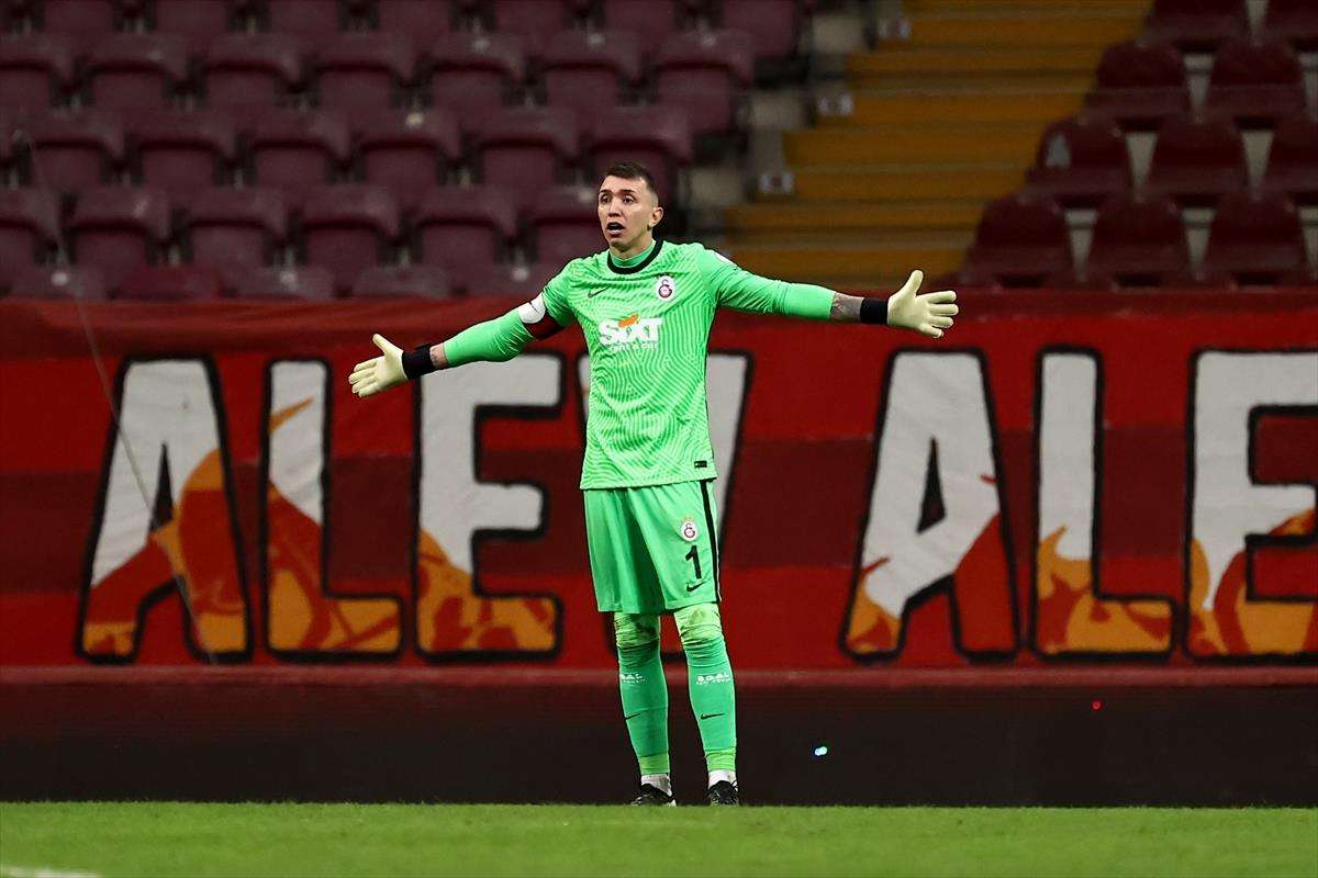 Galatasaray, Fernando Muslera'nın sözleşmesini 2024 yılına kadar uzattı