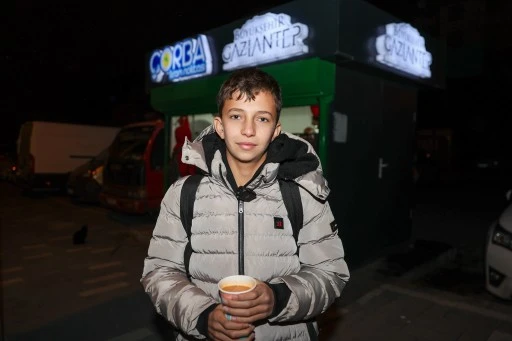 Gaziantep Büyükşehir, 39 noktada sabahı sıcak çorba ile karşılıyor